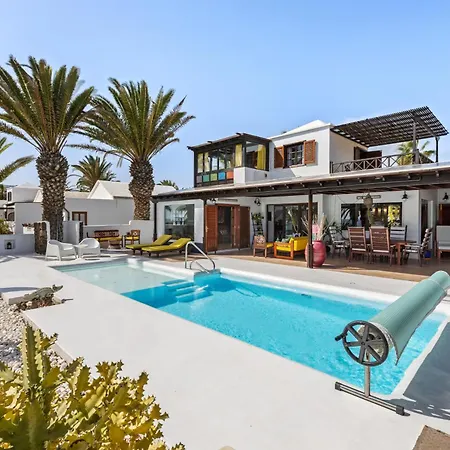 A Pie De Mar Villa *