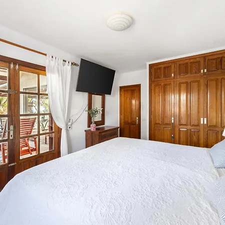 A Pie De Mar 科斯塔特吉塞